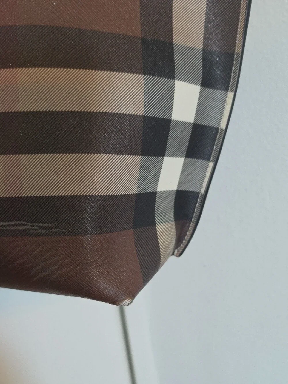 Burberry this medium